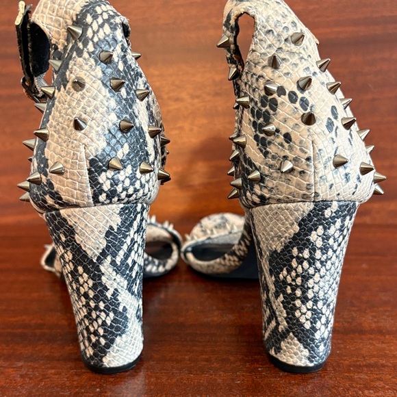 Madden Girl Black and Cream Snakeskin Heels - Picture 4 of 8